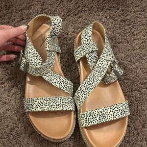 Universal thread summer sandals super cute sandals size 10